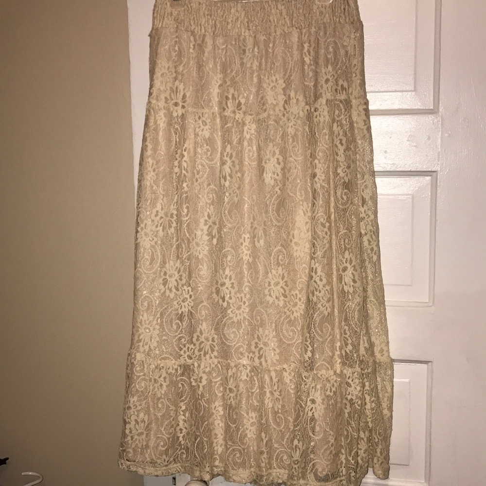Lace Maxi skirt